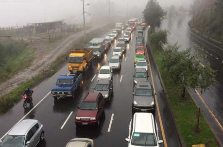 Congestión vehicular en las principales avenidas de Quito. Foto: ÚN