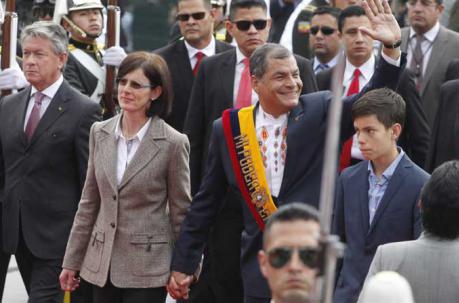 El presidente Rafael Correa a su arribo a la Asamblea para el cambio de mando. Foto: Patricio Terán / ÚN