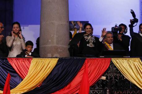 Los ministros y colaboradores cercanos del nuevo presidente de Ecuador, Lenín Moreno, juraron ayer, miércoles 24 de abril del 2017, sus cargos en una ceremonia inédita. Foto: Alfredo Lagla / ÚN