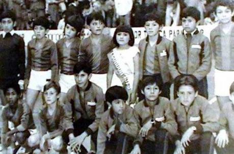 Álex Aguinaga, a los 11 años en el equipo Ciudad de Quito, campeòn Sudamricano 1979. Foto: @dtAlex_Aguinaga