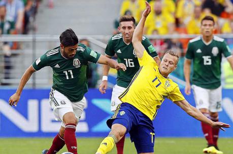 A pesar de la derrota, México se clasificó en segundo lugar del Grupo F. Foto: EFE