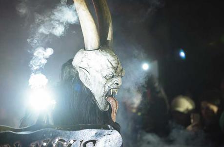 El pasado 30 de noviembre los Krampus llenaron las calles de Eslovenia. Foto: AFP