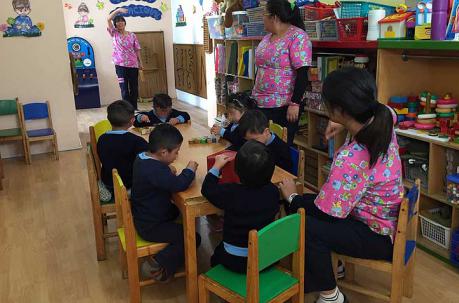 El Centro Aprendiendo a Vivir (F. Reina de Quito) sirve a más de 100 niños.
