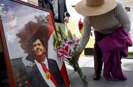Los restos del expresidente Alan García fueron cremados el viernes 19 de abril en una cementerio de Lima. Foto: EFE