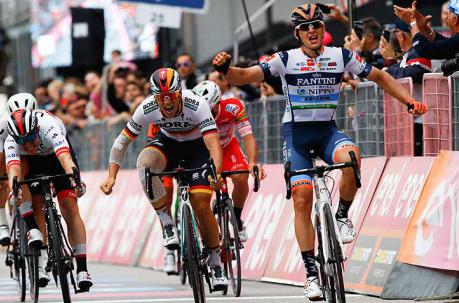 El ganador de la etapa 18 fue el italiano Damiano Cima. Foto: AFP