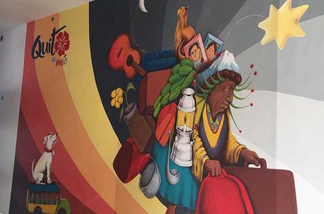 Este es el mural en honor a Mama Tránsito en la terminal Quitumbe, en el andén de llegada.