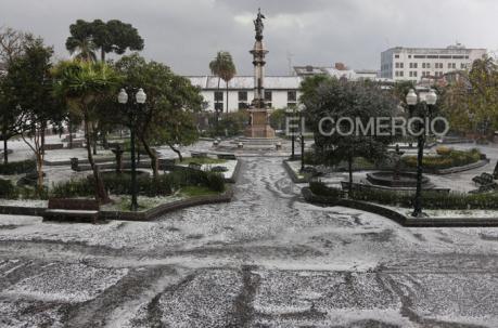 La Plaza Grande, en Quito, la tarde del 19 de octubre del 2020. Fotos: Vicente Costales / ÚN