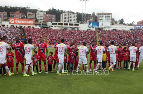 Un cotejo del 2015 entre el 'Rojo' y Liga de Quito en el Atahualpa. Foto: Archivo / ÚN
