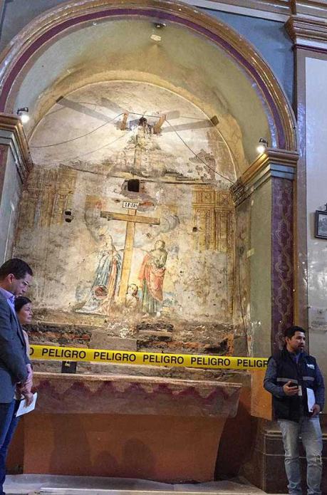 En noviembre del 2018, al desmontar el retablo de San Lucas, se encontró una pintura mural que representa ‘El Calvario’. Foto: ÚN