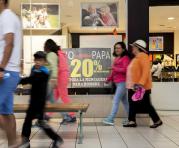 Los sábados y domingos los centros comerciales suelen recibir una mayor cantidad de públic. Foto: Armando Prado / ÚN