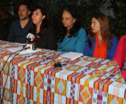 Integrantes de Acción Ecológica se pronunciaron la tarde de ayer. Foto: Alfredo Lagla / ÚN
