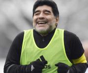 El exfutbolista argentino Diego Armando Maradona participa en el partido amistoso que prologó la entrega esta noche de los galardones The Best en Zúrich (Suiza) el lunes 9 de enero de 2017. Foto: EFE