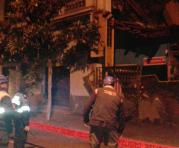 La Secretaria de Seguridad del Municipio de Quito procedió a verificar el estado de una vivienda en riesgo de colapso en La Mariscal tras el sismo. Foto: Cortesía / COE Metropolitano