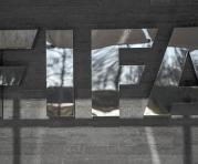 Logo de FIFA en el edificio sede de Zúrich. Foto: Archivo