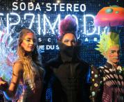 Tres de los actores del show posan durante la noche de estreno del espectáculo "SEP7IMO DÍA - No Descansaré", producido por Pop Art Music en compañía del Cirque Du Soleil, basado en las canciones de la banda de rock argentino Soda Stereo el jueves 9 de ma