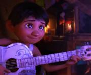 'Coco' gira en torno a las secretas ambiciones musicales del pequeño Miguel, un niño criado en una familia de zapateros. Foto: Captura de pantalla