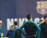 Los jugadores del FC Barcelona Leo Messi (i), Luis Suárez (c) y Neymar Jr., durante el entrenamiento que el equipo azulgrana ha realizado hoy en la ciudad deportiva Joan Gamper. Foto: EFE