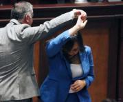 Gabriela Rivadeneira fue formalita para la despedida de la Asamblea. Ya no será ‘presi’. Foto: Patricio Terán / ÚN
