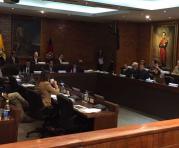 Hoy, en la sala del Concejo se reunieron todos los concejales para tratar del tema del Metro. Foto: Ana Guerrero / ÚN