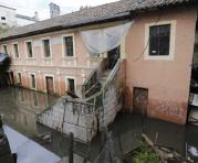 La casa va inundada algo más de un mes. Está ubicada en Los Dos Puentes. Foto: Alfredo Lagla / ÚN