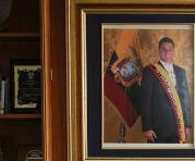 Durante 10 años, la imagen de Rafael Correa adornó todas las oficinas. Foto: Archivo / ÚN
