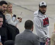 Luis Suárez, uno de sus compañeros en el FC Barcelona llegó en su avión junto a su pareja Sofía Balbi. Foto: