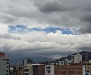 El cielo de Quito la tarde del lunes 25 de septiembre del 2017. Foto: Paúl Rivas / ÚN