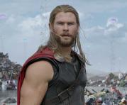 Chris Hemsworth interpretando al personaje principal en la saga Thor: Ragnarok (2017)