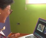 La profesora Jenny Ruiz en una de las clases virtuales de la Escuela. Foto: Cortesía de Effer