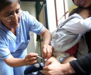 La vacuna de la inlfuenza se pone de forma gratuita en centros de salud. Foto: Julio Estrella / archivo / ÚN