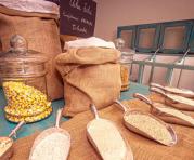 Emprendimiento En la tienda Moisés encontrará las harinas que utilizaban las abuelitas, así como semillas, frutos secos...