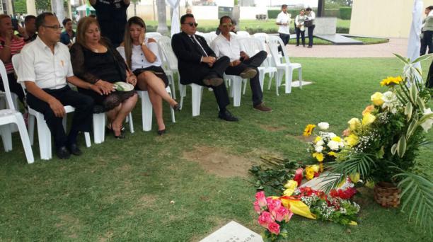 Los familiares asistieron a la ceremonia eclesiástica ofrecida por el segundo aniversario de la muerte de Sharon. Foto: Alexander García / ÚN
